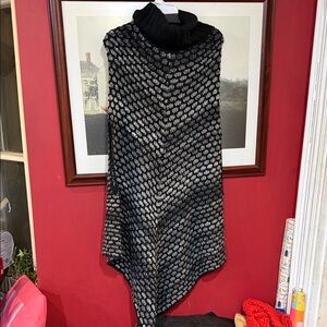 BCBGMaxAzria Black and White Knit Cape